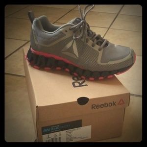 New Reebok womens sneakers